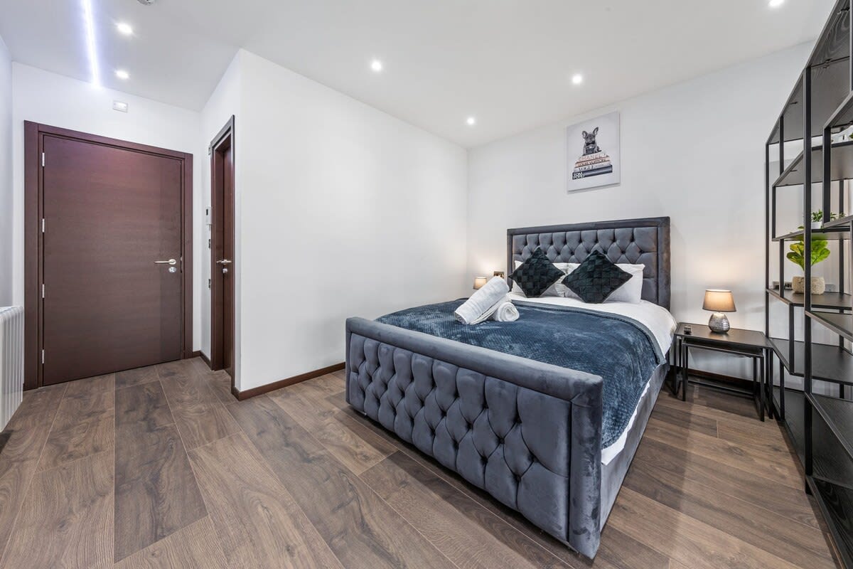 Serviced Studio Flat near London Northern Line in 48A Woodstock Road NW11 8ER - Property image 10 - VivreStays