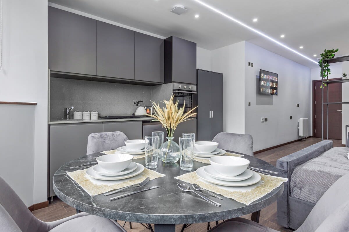 Serviced Studio Flat near London Northern Line in 48A Woodstock Road NW11 8ER - Property image 3 - VivreStays