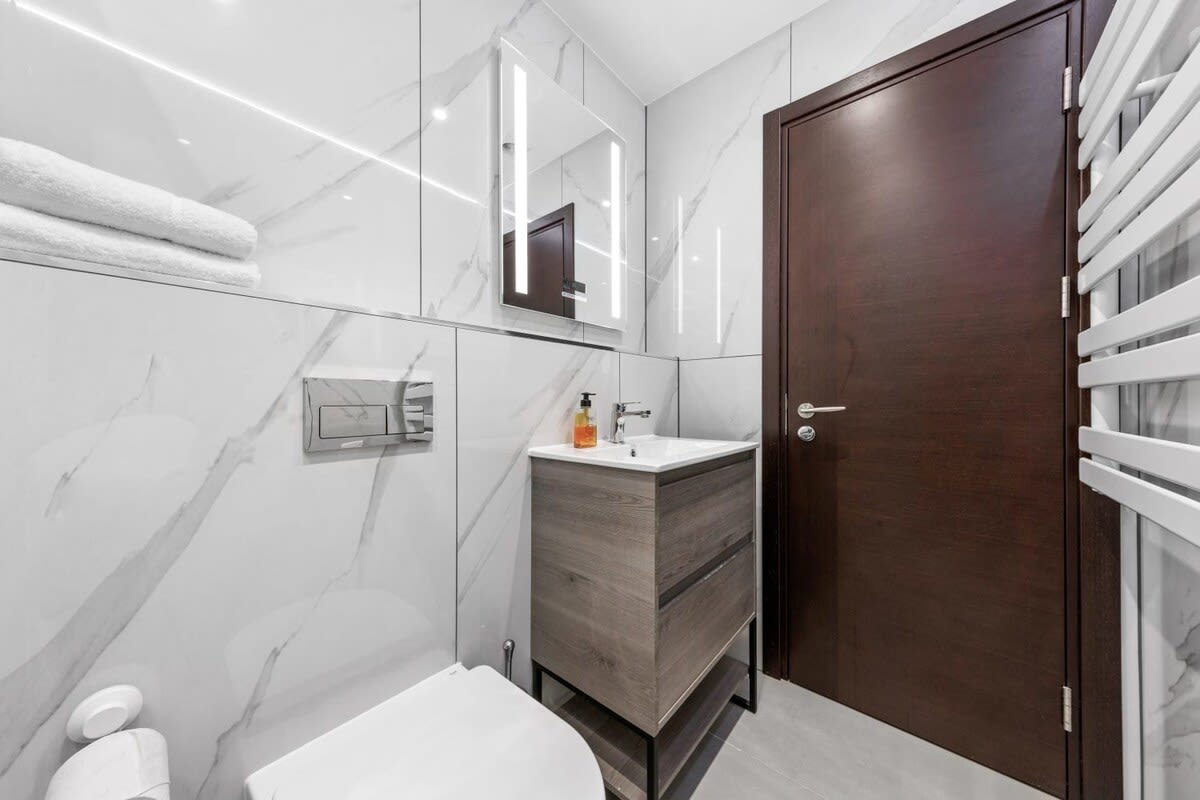 Huge Cosy Studio Family Sleeps 4 North West London in 48A Woodstock Road NW11 8ER - Property image 11 - VivreStays