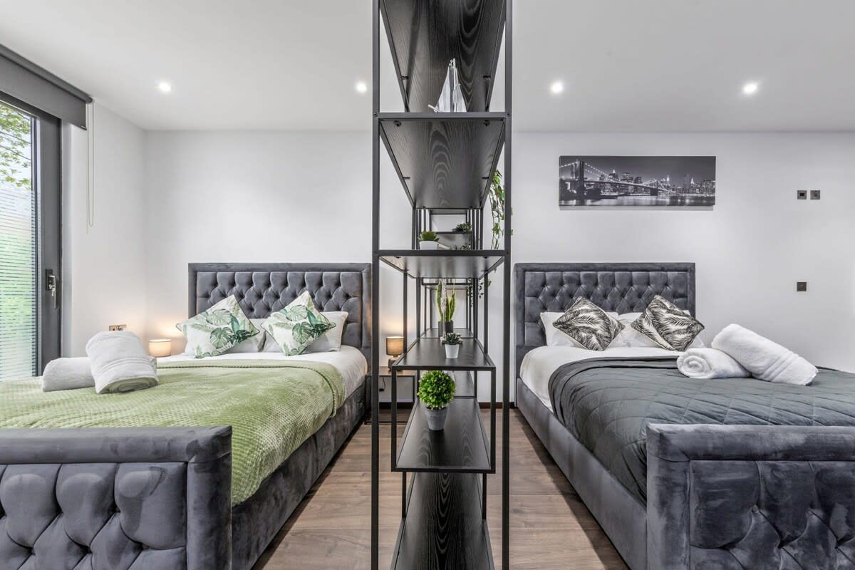 Huge Cosy Studio Family Sleeps 4 North West London in 48A Woodstock Road NW11 8ER - Property image 15 - VivreStays