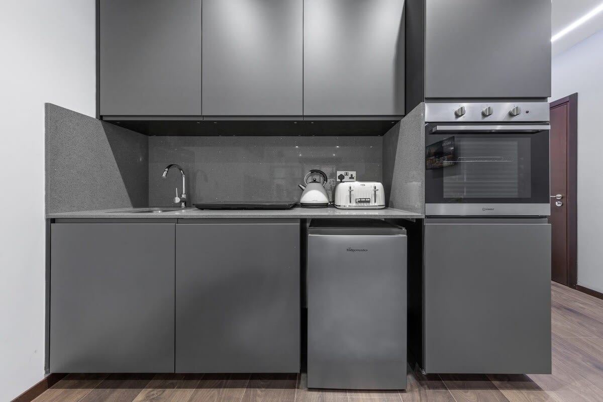 Huge Cosy Studio Family Sleeps 4 North West London in 48A Woodstock Road NW11 8ER - Property image 4 - VivreStays