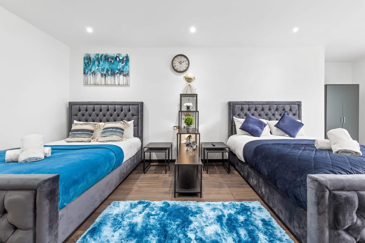 Modern Spacious Sleeps 4 Studio Golders Green in 48A Woodstock Road NW11 8ER - Property image 8 - VivreStays