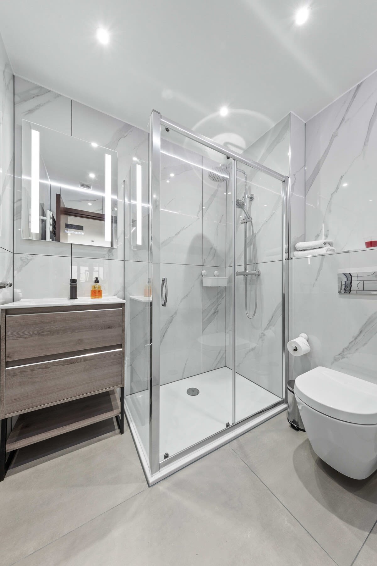 Serviced Studio Flat near Camden Euston Station in 48A Woodstock Road NW11 8ER - Property image 10 - VivreStays