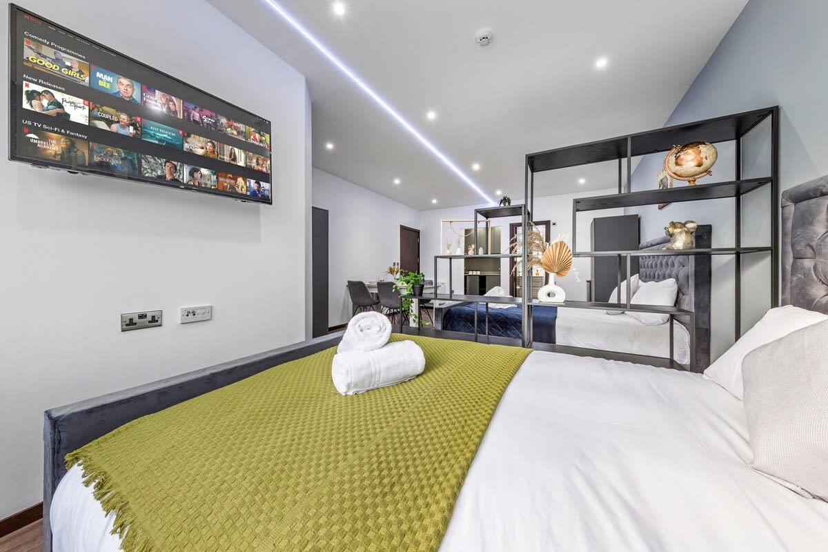 Serviced Studio Flat near Camden Euston Station in 48A Woodstock Road NW11 8ER - Property image 23 - VivreStays