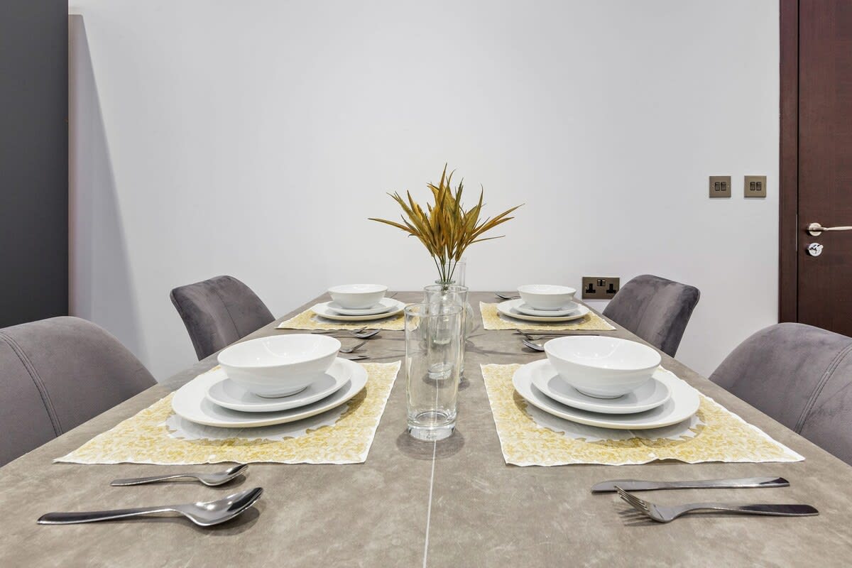 Serviced Studio Flat near Camden Euston Station in 48A Woodstock Road NW11 8ER - Property image 9 - VivreStays