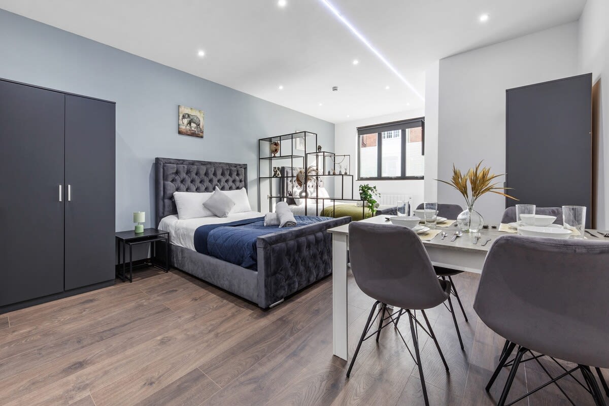 Serviced Studio Flat near Camden Euston Station in 48A Woodstock Road NW11 8ER - Property image 8 - VivreStays