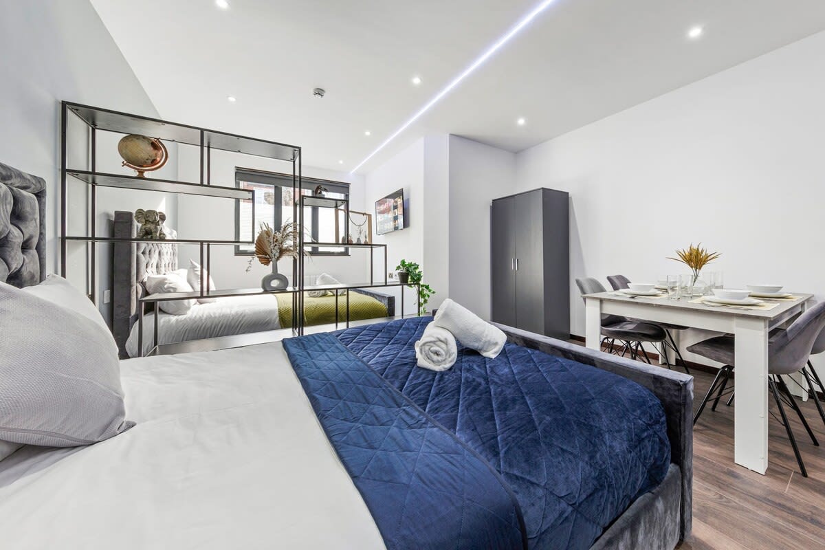 Serviced Studio Flat near Camden Euston Station in 48A Woodstock Road NW11 8ER - Property image 13 - VivreStays