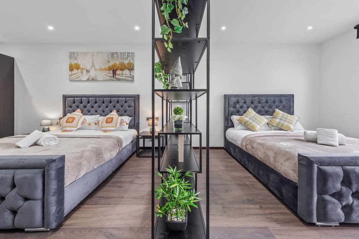 Luxury Sleeps 4 Studio Flat in 48A Woodstock Road NW11 8ER - Property image 6 - VivreStays