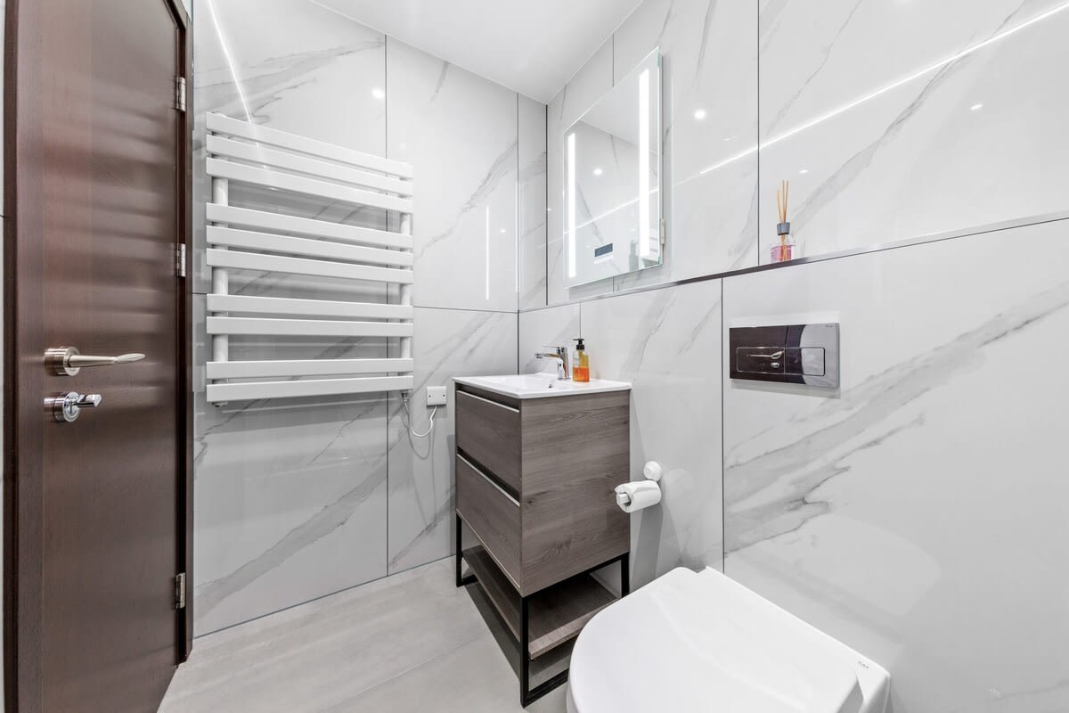 Luxury Sleeps 4 Studio Flat in 48A Woodstock Road NW11 8ER - Property image 10 - VivreStays