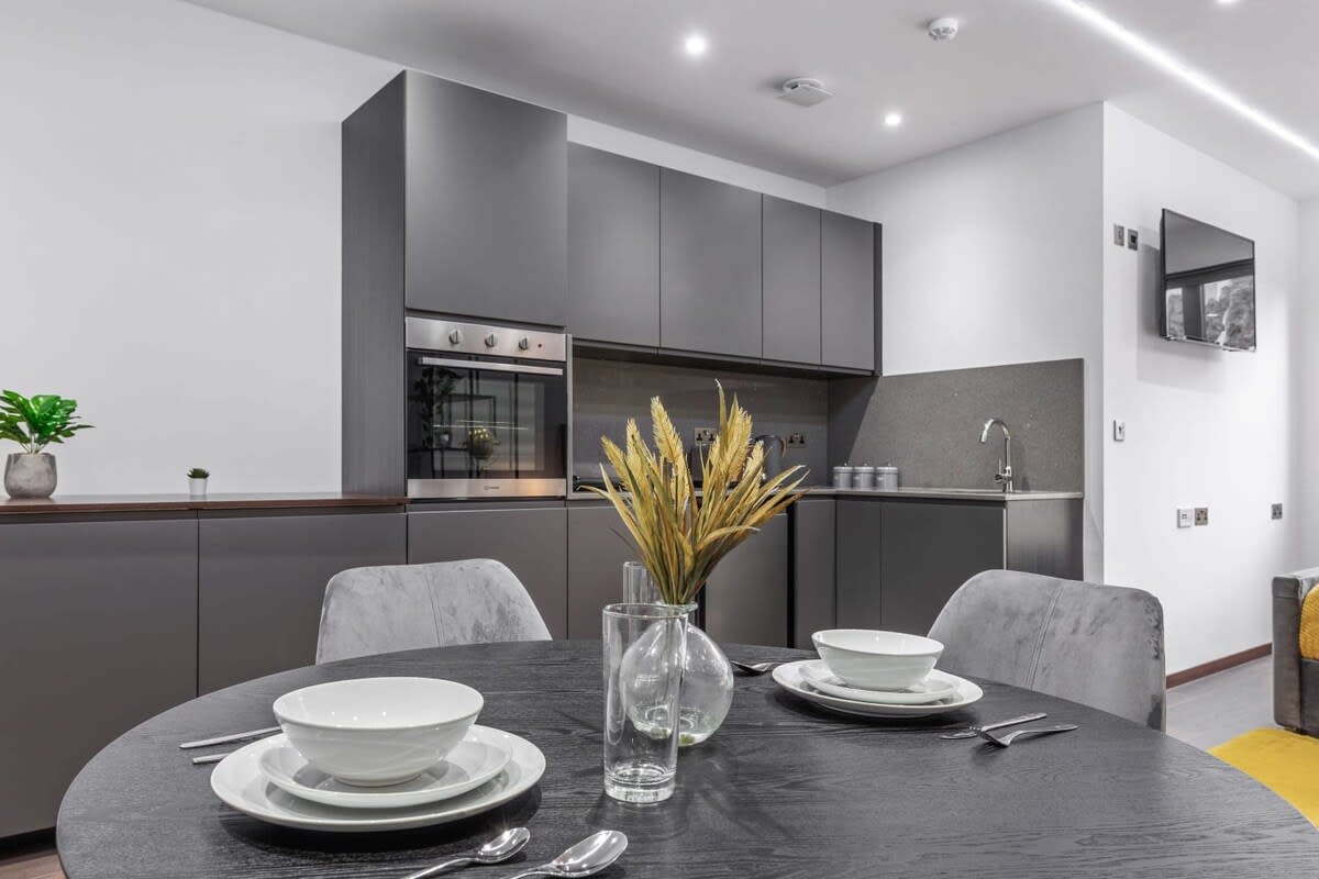 View Luxury Studio Flat Golders Green Central London in 48A Woodstock Road NW11 8ER Luxury Studio Flat Golders Green Central London in 48A Woodstock Road NW11 8ER - Property image 11 - VivreStays