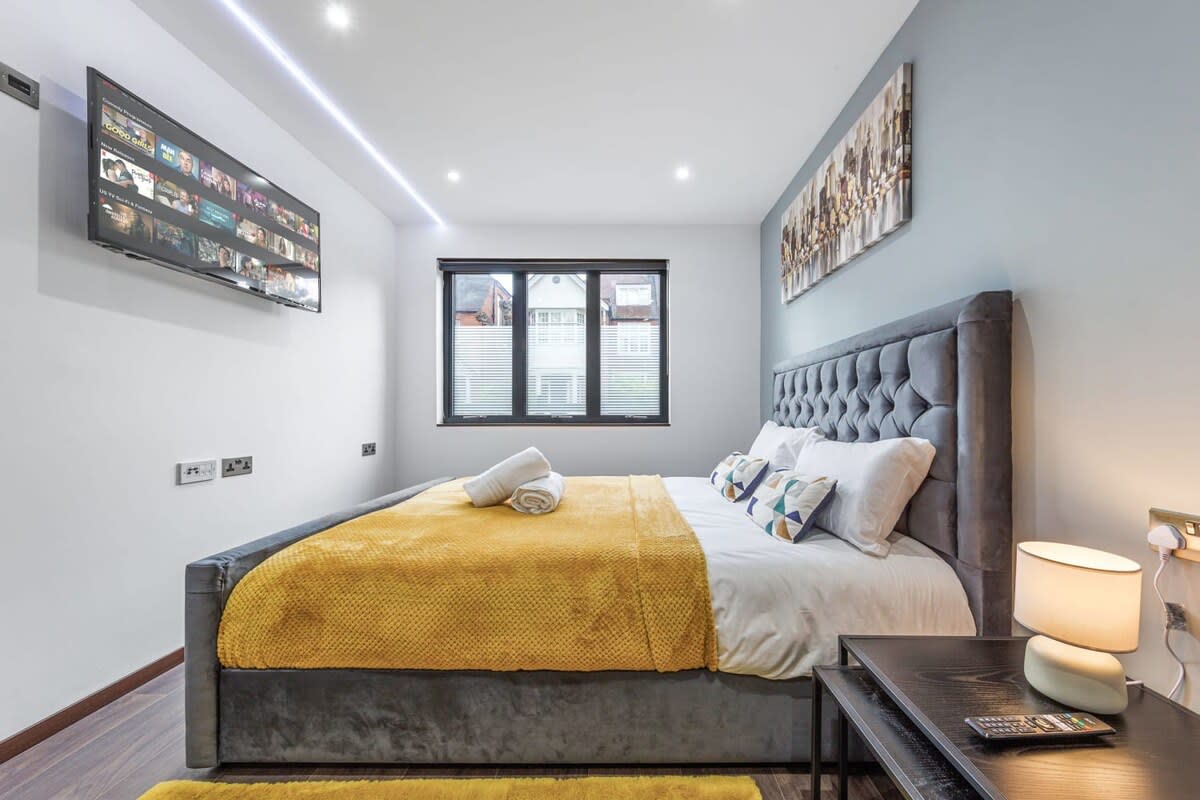 View Luxury Studio Flat Golders Green Central London in 48A Woodstock Road NW11 8ER Luxury Studio Flat Golders Green Central London in 48A Woodstock Road NW11 8ER - Property image 6 - VivreStays