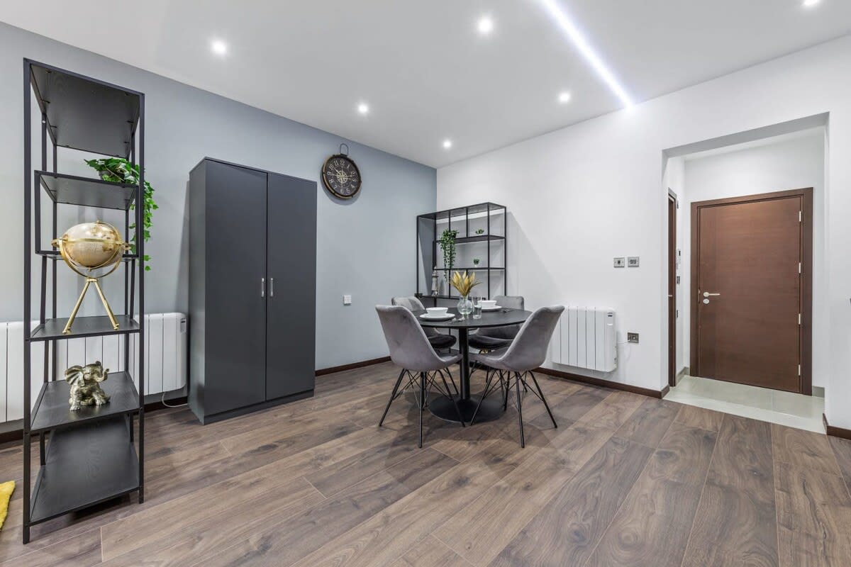View Luxury Studio Flat Golders Green Central London in 48A Woodstock Road NW11 8ER Luxury Studio Flat Golders Green Central London in 48A Woodstock Road NW11 8ER - Property image 15 - VivreStays