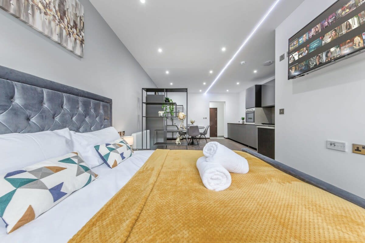 View Luxury Studio Flat Golders Green Central London in 48A Woodstock Road NW11 8ER Luxury Studio Flat Golders Green Central London in 48A Woodstock Road NW11 8ER - Property image 18 - VivreStays