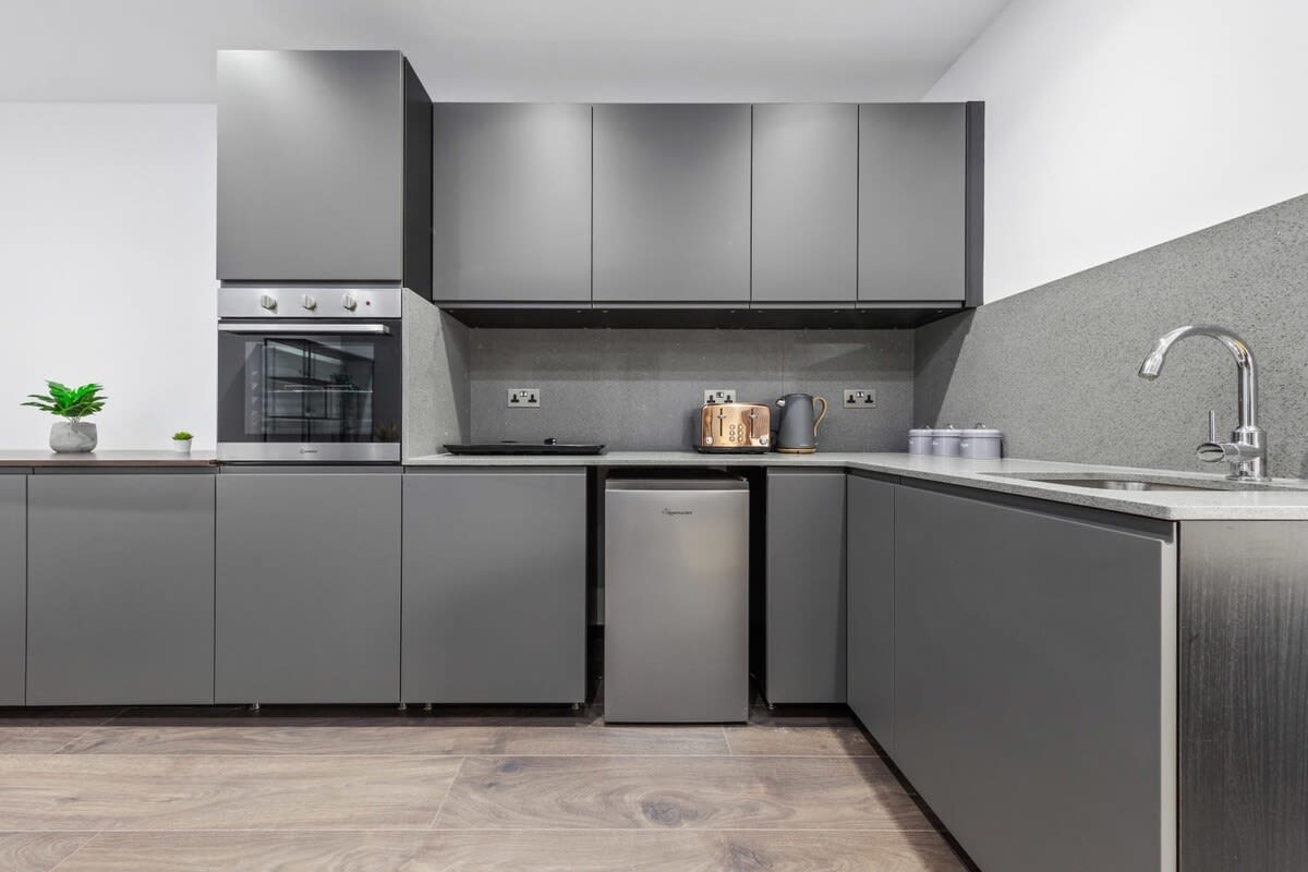 View Luxury Studio Flat Golders Green Central London in 48A Woodstock Road NW11 8ER Luxury Studio Flat Golders Green Central London in 48A Woodstock Road NW11 8ER - Property image 5 - VivreStays