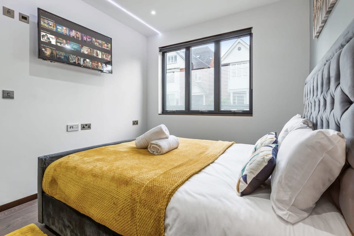 View Luxury Studio Flat Golders Green Central London in 48A Woodstock Road NW11 8ER Luxury Studio Flat Golders Green Central London in 48A Woodstock Road NW11 8ER - Property image 8 - VivreStays