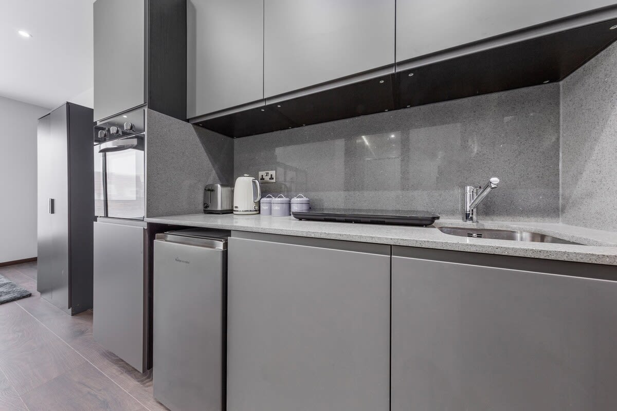 View Serviced Modern Luxury Flat near Central London in 48A Woodstock Road NW11 8ER Serviced Modern Luxury Flat near Central London in 48A Woodstock Road NW11 8ER - Property image 9 - VivreStays