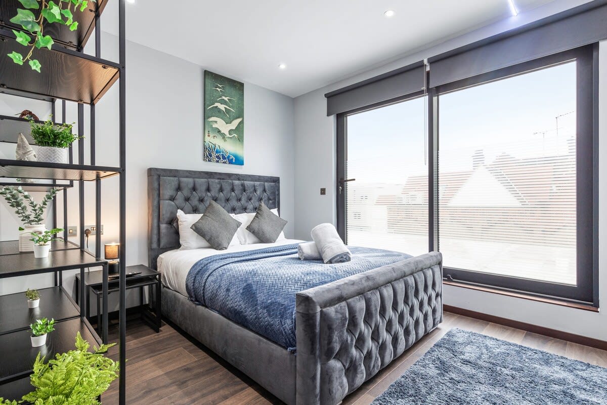 Serviced Modern Luxury Flat near Central London serviced apartment - UK - VivreStays