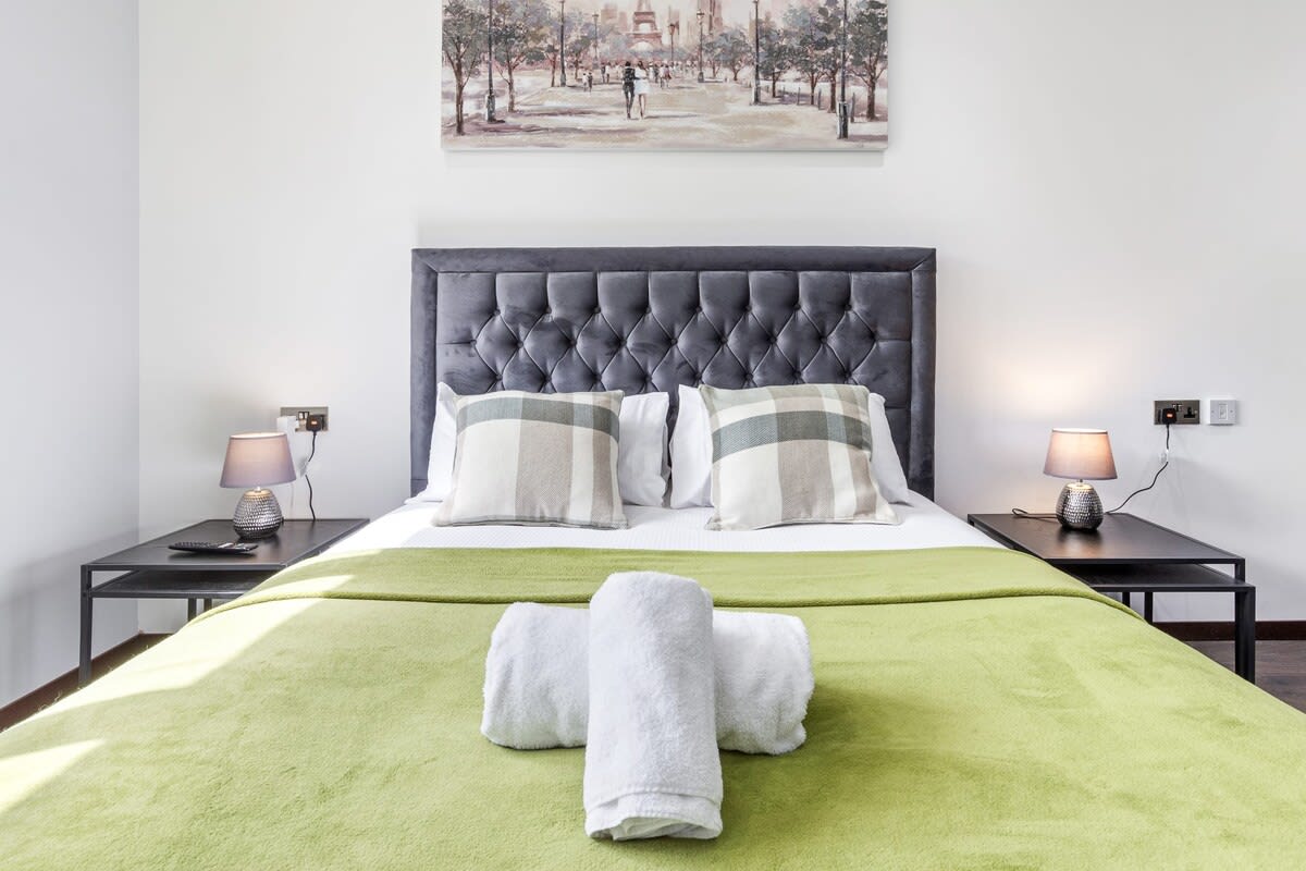 Serviced Studio Flat Golders Green near Hampstead in 48A Woodstock Road NW11 8ER - Property image 8 - VivreStays