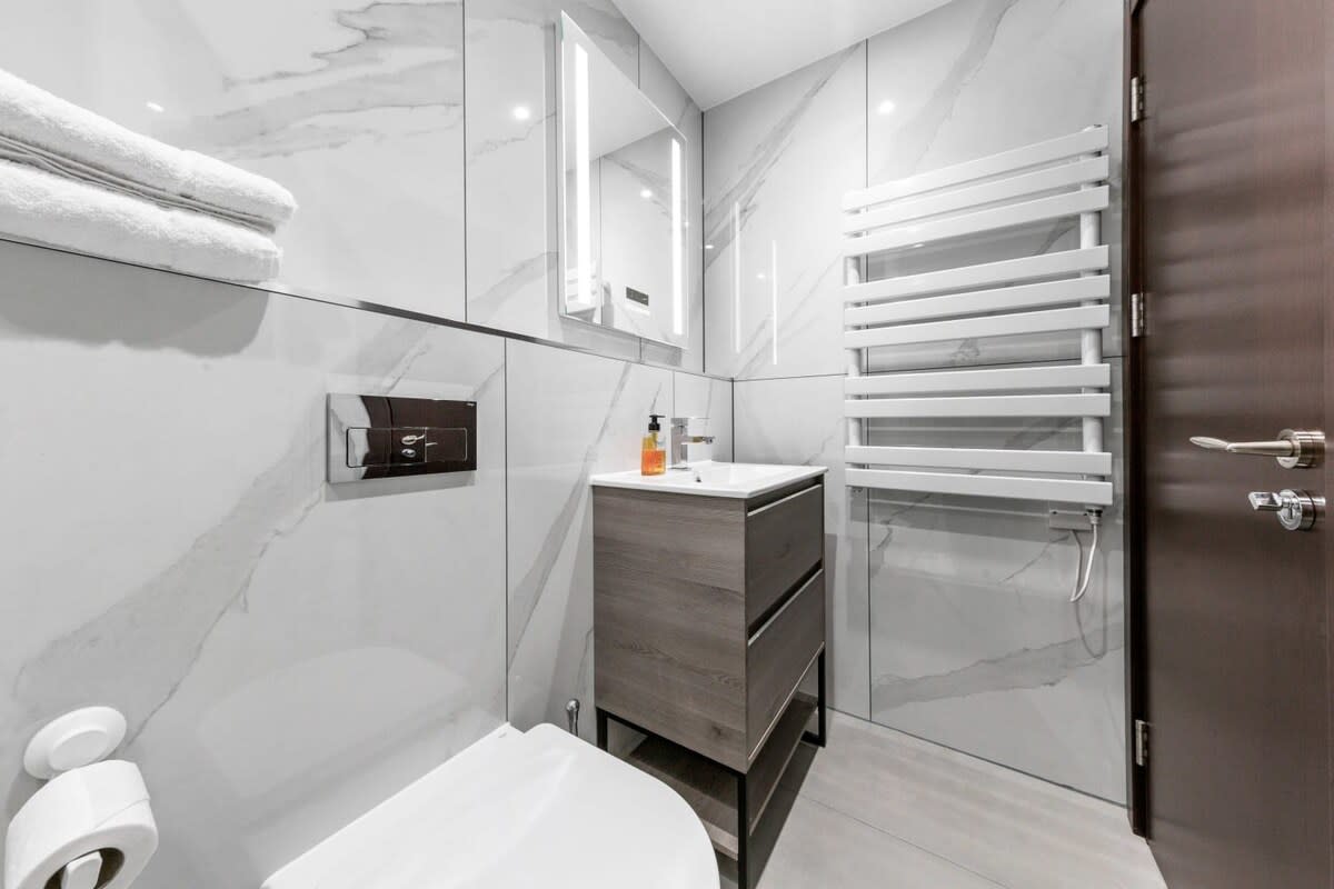 Luxury Flat in North West London in 48A Woodstock Road NW11 8ER - Property image 9 - VivreStays