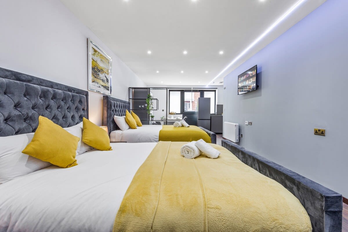 View Luxury Studio in London Sleeps 4 in 48A Woodstock Road NW11 8ER Luxury Studio in London Sleeps 4 in 48A Woodstock Road NW11 8ER - Property image 11 - VivreStays