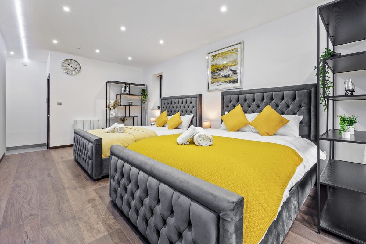 View Luxury Studio in London Sleeps 4 in 48A Woodstock Road NW11 8ER Luxury Studio in London Sleeps 4 in 48A Woodstock Road NW11 8ER - Property image 20 - VivreStays