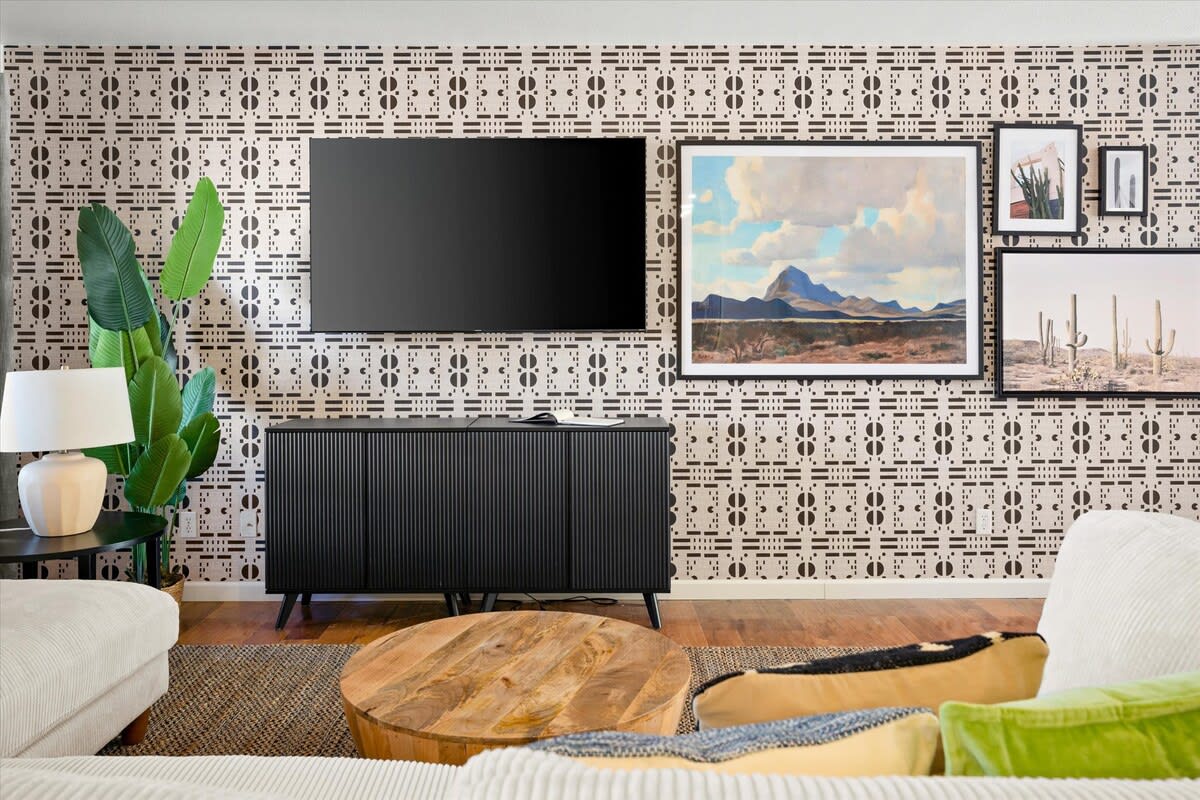 Family Fun! Sleeps 12 | Pool | Fire Pit | PuttPutt 6