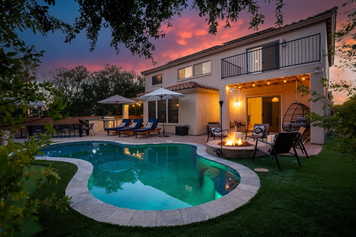 Family FUN | Pool | Fire Pit | PuttPutt
