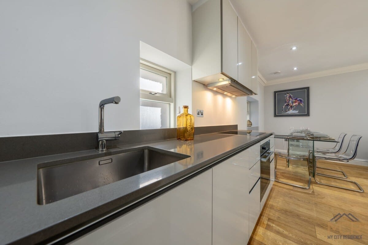 Charming Home in the heart of Mayfair in Shepherd Street W1J - Property image 10 - VivreStays