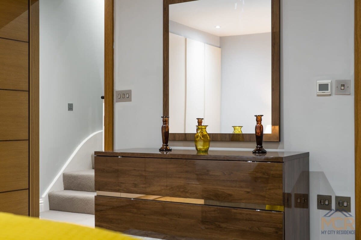 Charming Home in the heart of Mayfair in Shepherd Street W1J - Property image 15 - VivreStays
