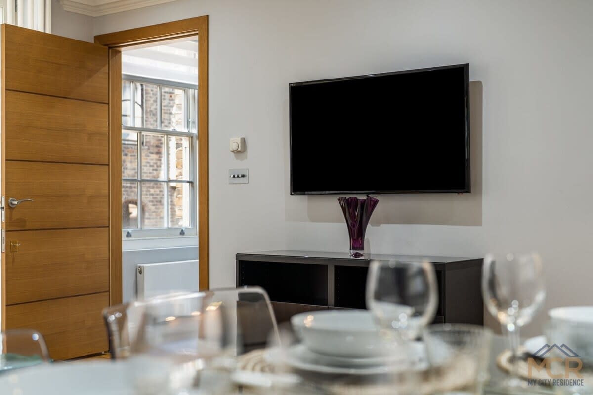 Charming Home in the heart of Mayfair in Shepherd Street W1J - Property image 23 - VivreStays