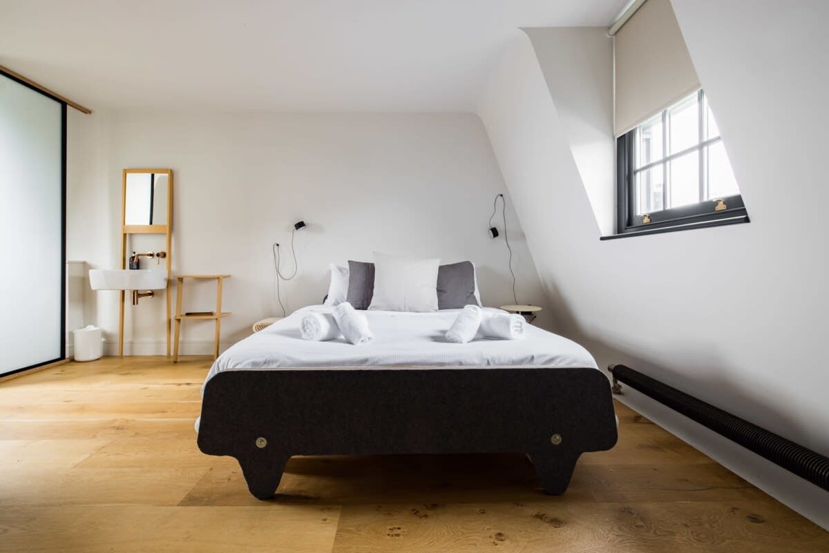 Stylish IslingtonTownhouse with Terrace & Garden in 12 Islington Park Street N1 1PU - Property image 6 - VivreStays