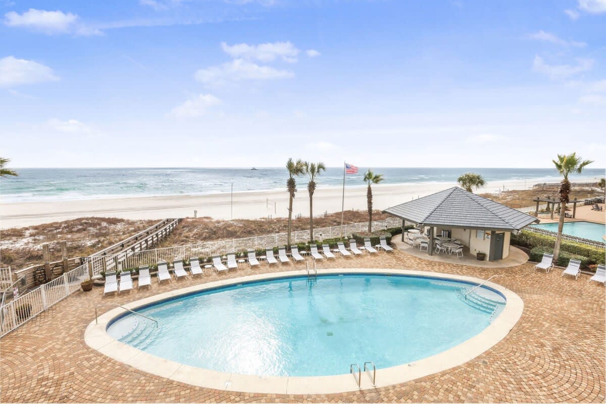 Windward Pointe 304- Pristine, Beachfront, Amenities Galore — Orange Beach, AL — vacation rental