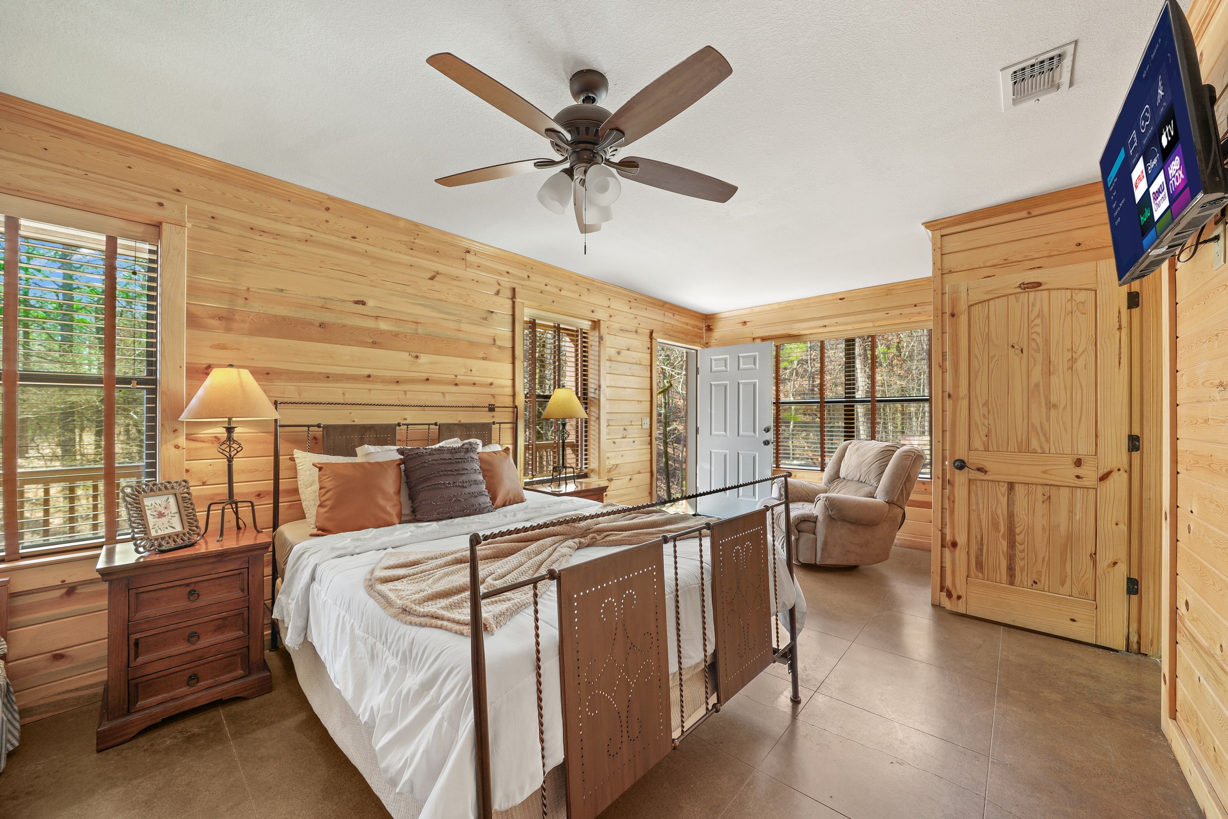 New! Creekside Cabin w/ Spa + Views, Sleeps 12!