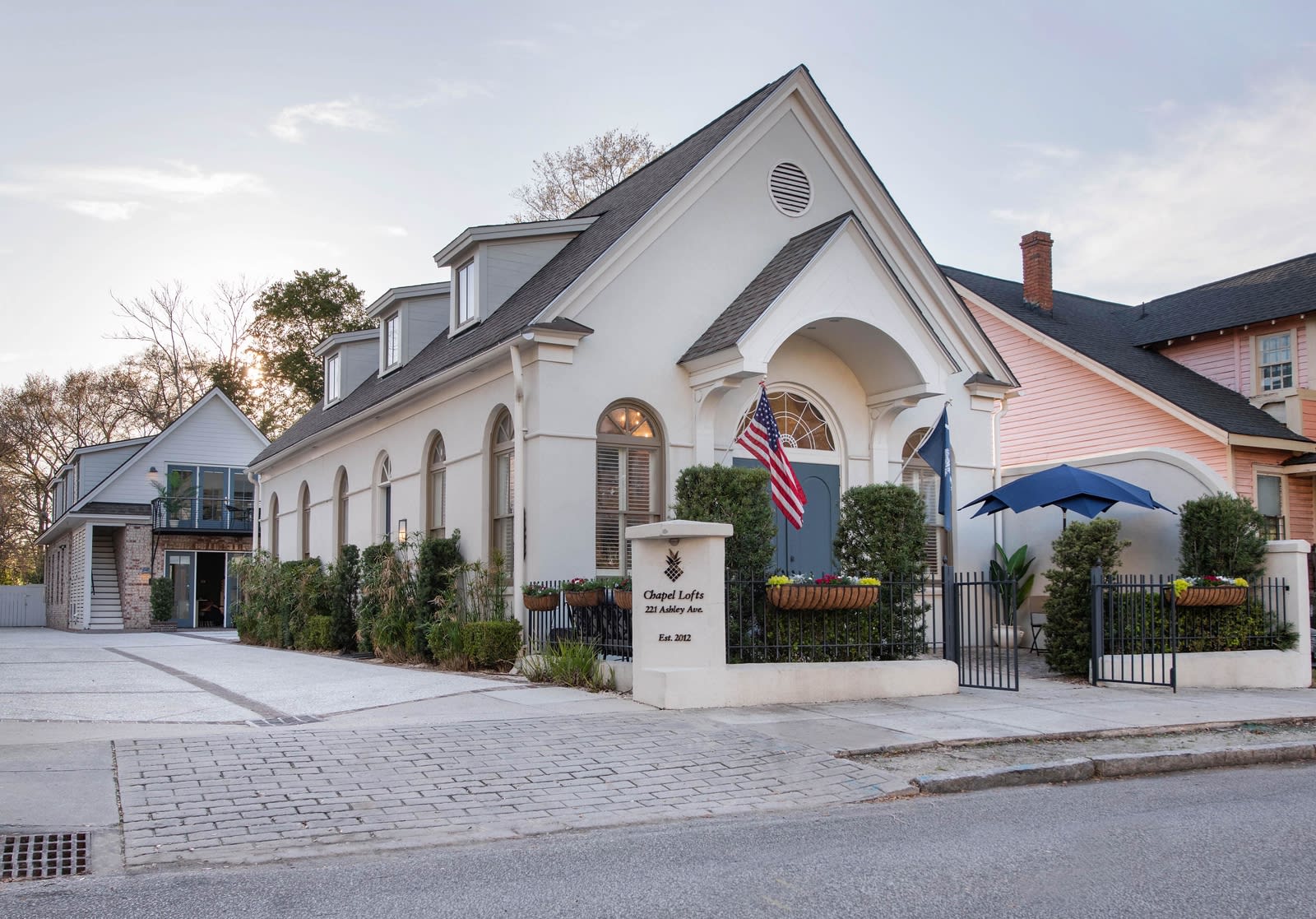 Welcome to the beautiful Chapel Compound in historic downtown Charleston!