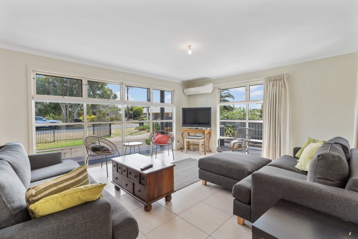 14 Colman Rd - Modern Holiday Home close to the River and Golf Course! — Goolwa South, South Australia — vacation rental