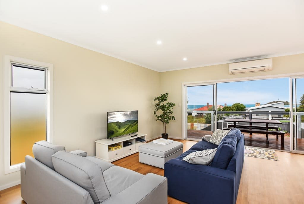 6A Giles St - Sea Views, one street from the beach! — Encounter Bay, South Australia — vacation rental