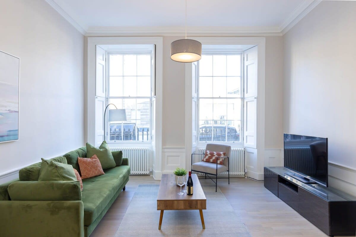 Edinburgh City Centre 1 Bed Apartment — Edinburgh, Scotland — vacation rental