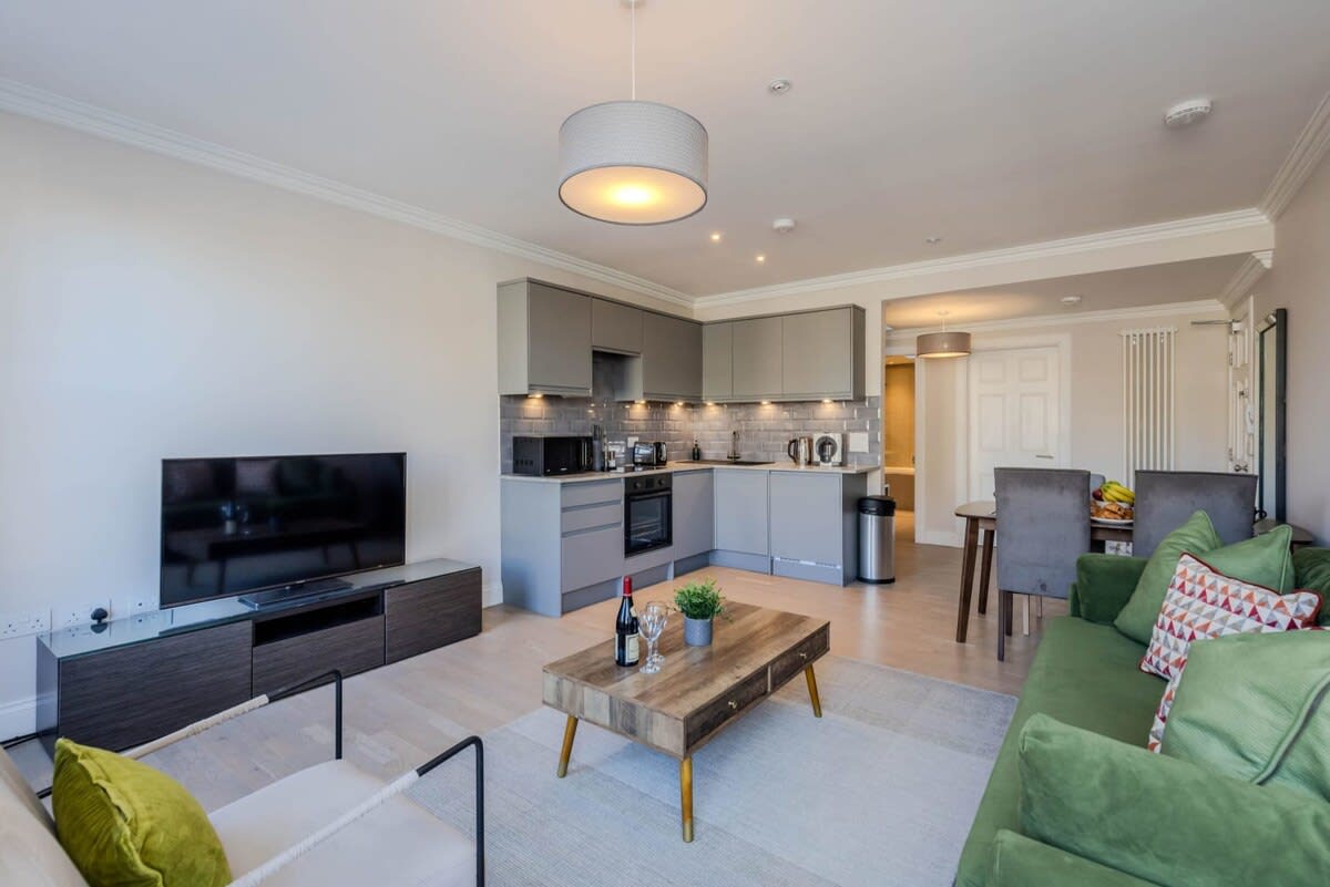 Edinburgh City Centre 2 Bed Apartment — Edinburgh, Scotland — vacation rental