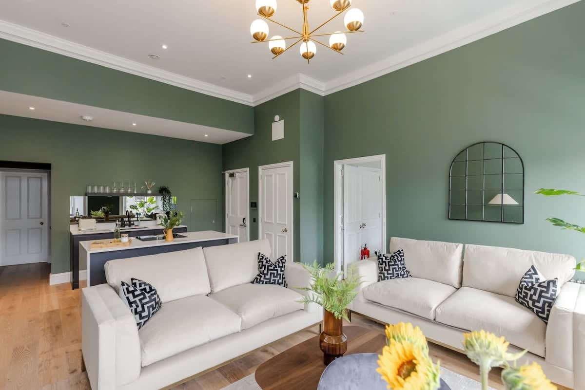 Jade Suite - City Centre 2 Bed Luxury Apartment — Edinburgh, Scotland — vacation rental