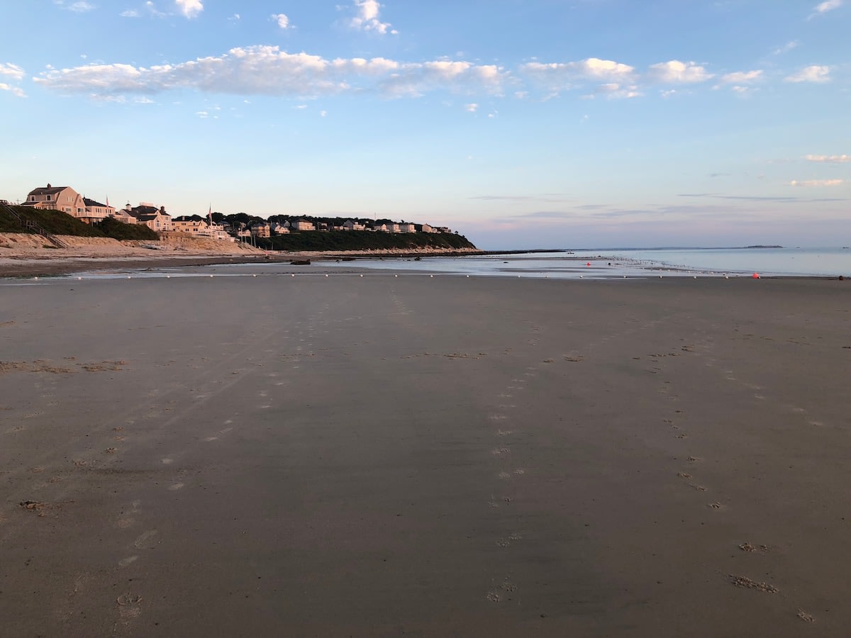 Beautiful Priscilla Beach Few Min.Walk to Beach! - Picture 1