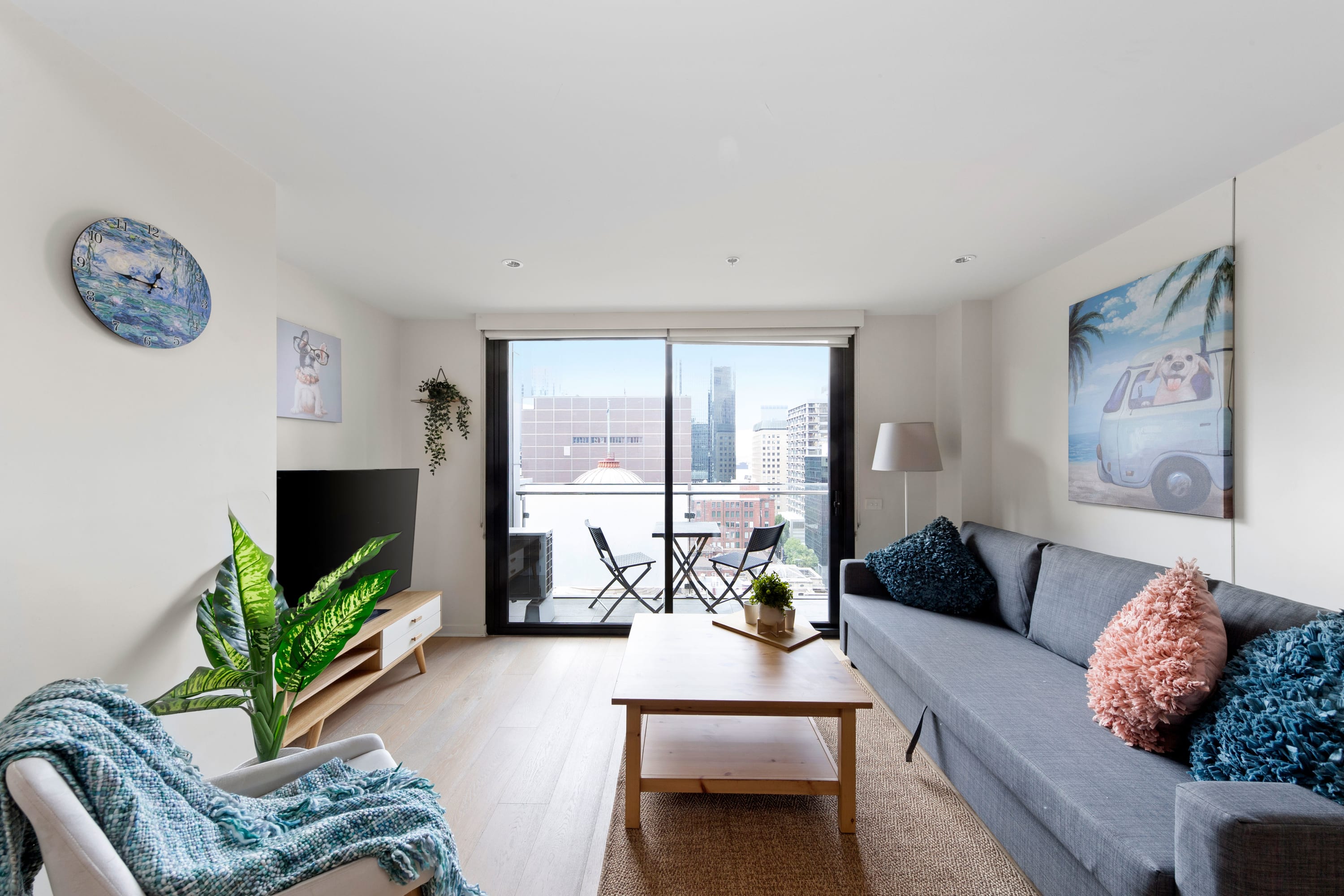A Cozy & Comfy 2BR Apt Near Victoria Market — Melbourne, Victoria — vacation rental