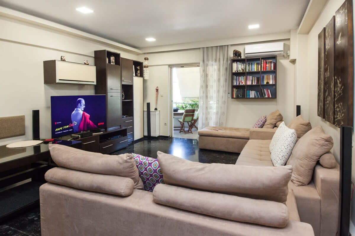Charming Athinas House with Modern Touches — holiday rental in Athens