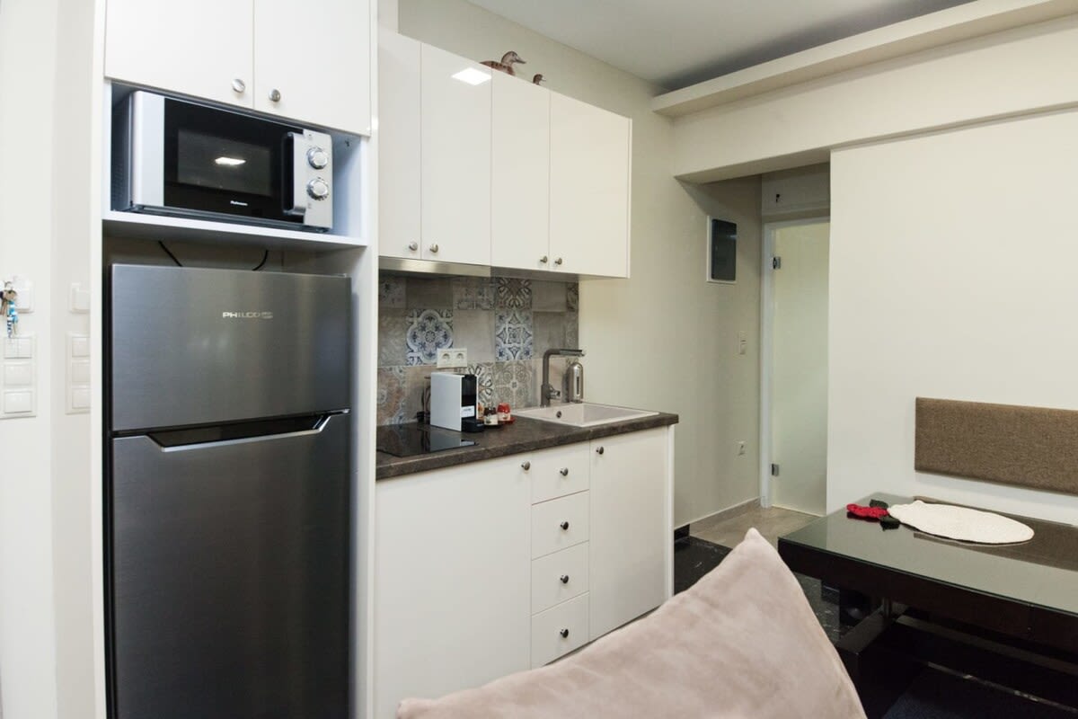 Charming Athinas House with Modern Touches in Athens — photo 4