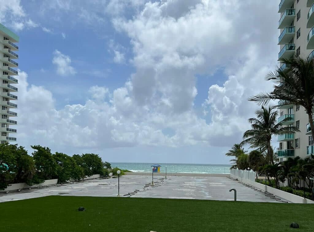 Modern Apartment-Balcony-Beachfront Condo+ Gym - Picture 29
