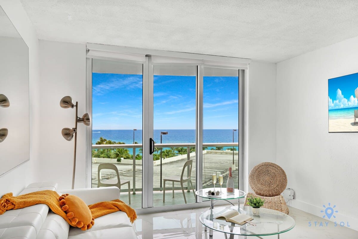 Modern Apartment-Balcony-Beachfront Condo+ Gym - Picture 7
