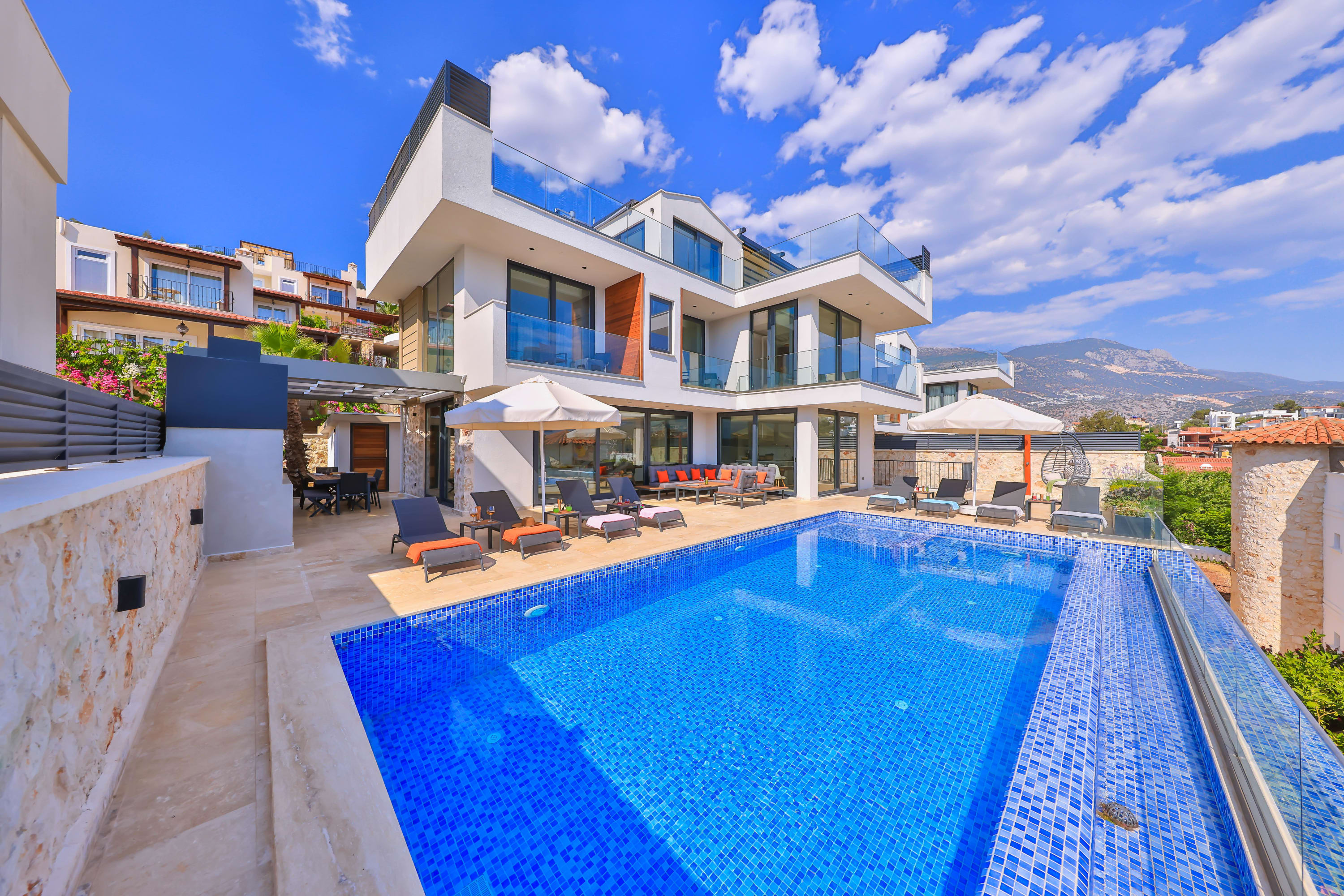 Villa Sura
