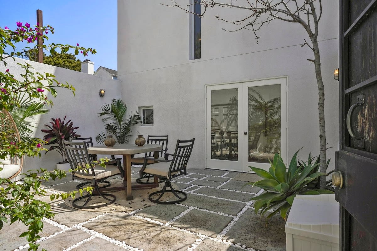 Coastal Chic Paradise Steps To The Sand