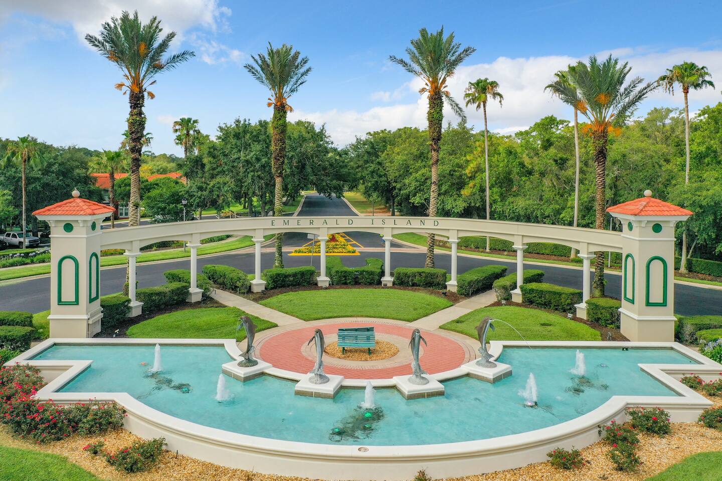 Kissimmee townhouse w/ shared pool & BBQ