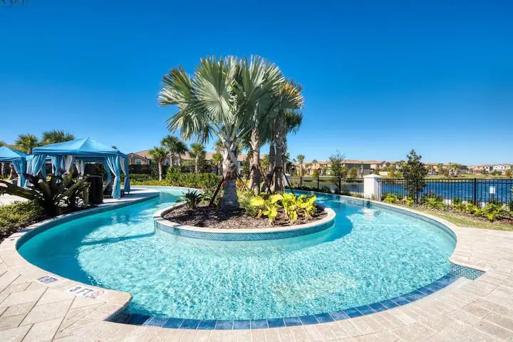 Luxury home w/private pool, water park & Disney