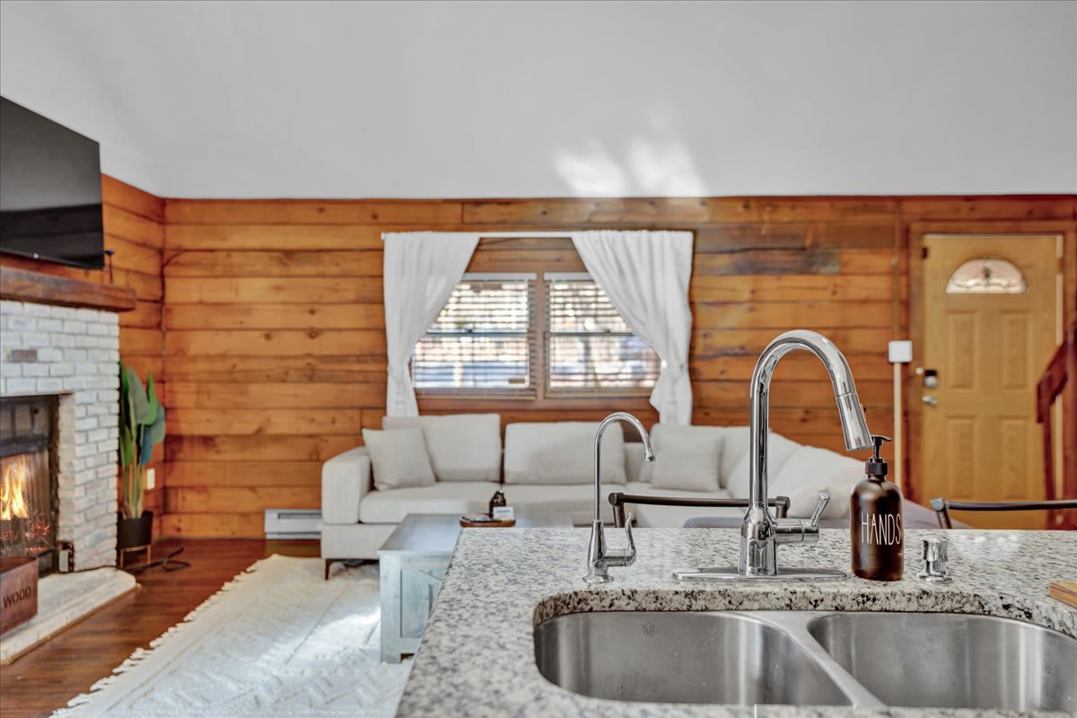 Pocono Log Cabin | Hot Tub | Lake Access | Firepit